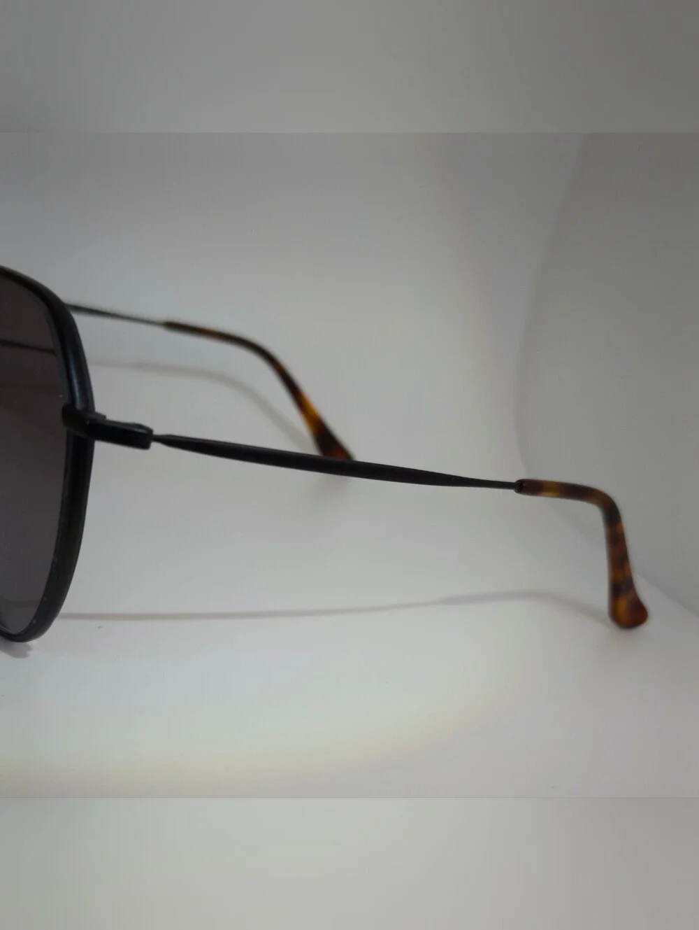 Carlsbad. Classic Round Metal Frame. Lightweight Anodized Black